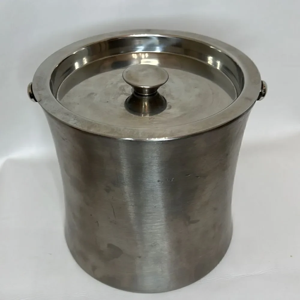 Ice Bucket Vintage Silver Metal Lid Handle Ice Scoop 12 Cup 7 In Tall 7 In Round